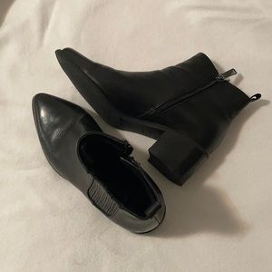 Blondo waterproof ankle booties 7.5